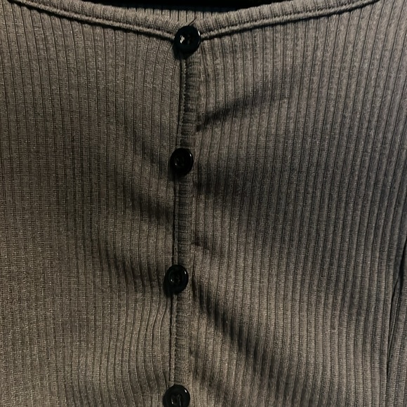 Dazy Petite Long Sleeve Gray Crop Top - Picture 6 of 9